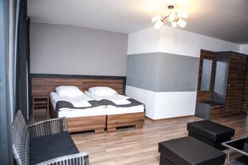 Фото номера Трехместный номер Отель Hotel Bukowiec г. Легьоново 6